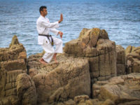 Nekoashi-dachi (Cat stance)