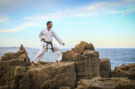 Zenkutsu-dachi (Front stance)